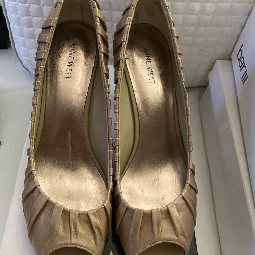Women’s pumps